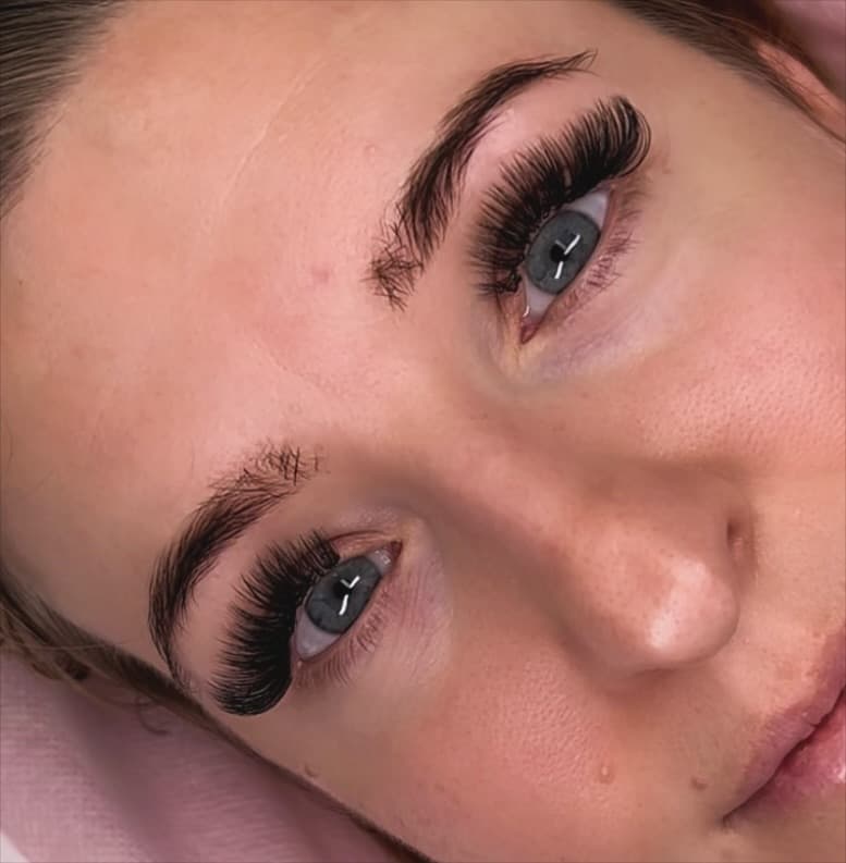 Classic lash extensions full face